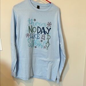 Light Blue Long Sleeve Tee with Snow Day Graphic size medium womens